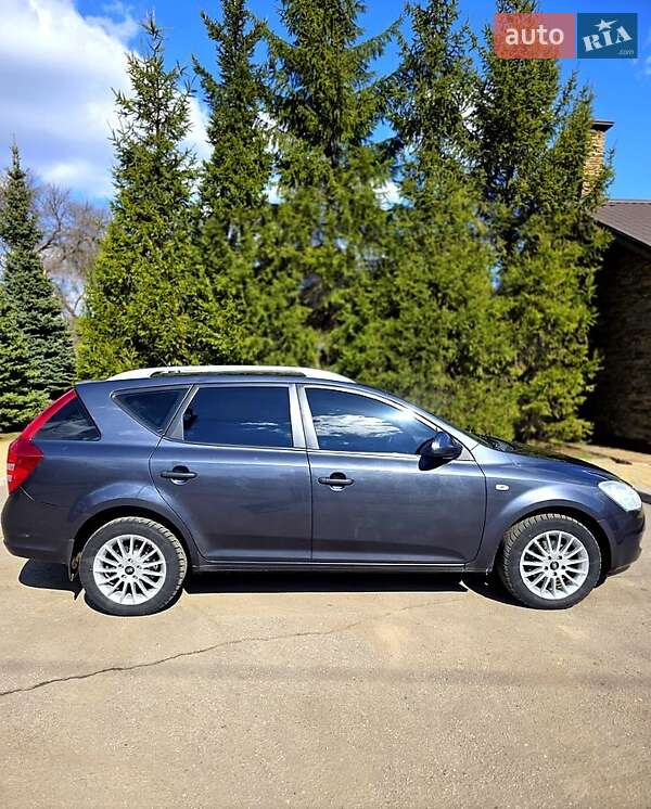 Kia Ceed (2007)
