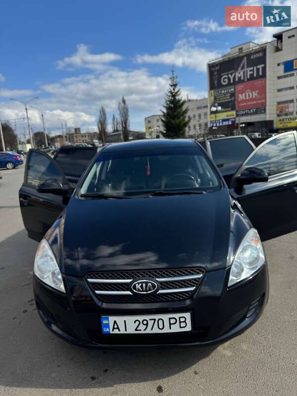 Kia Ceed (2008)
