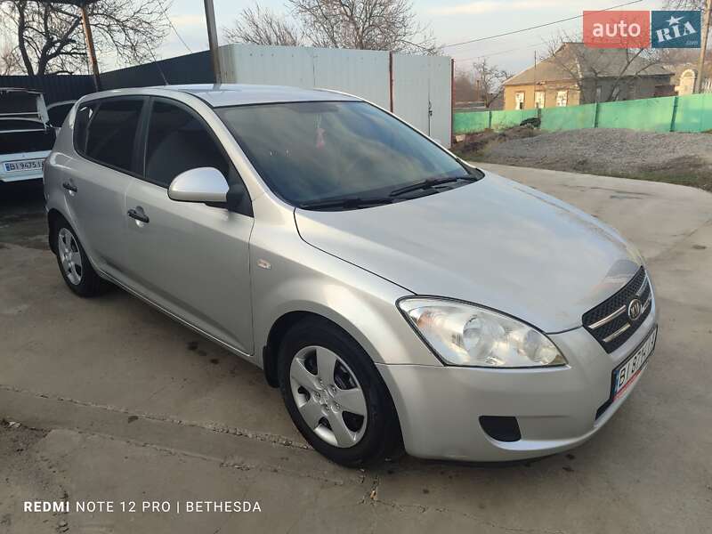 Kia Ceed (2008)