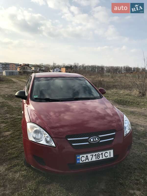 Kia Ceed (2009)
