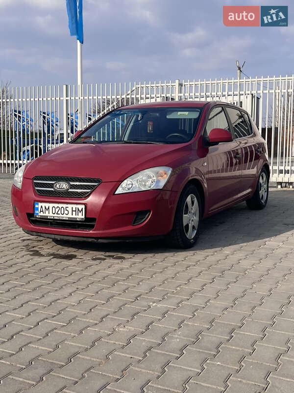 Kia Ceed (2007)