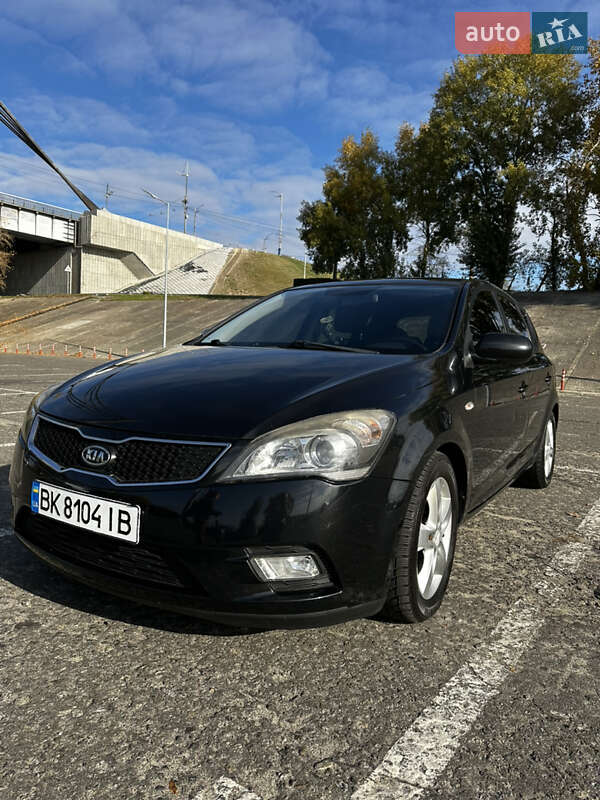 Kia Ceed (2011)