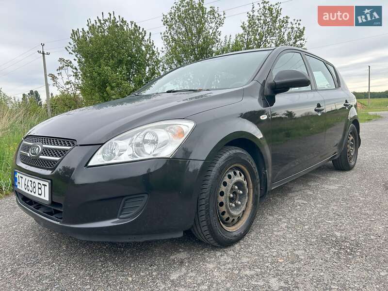 Kia Ceed (2008)