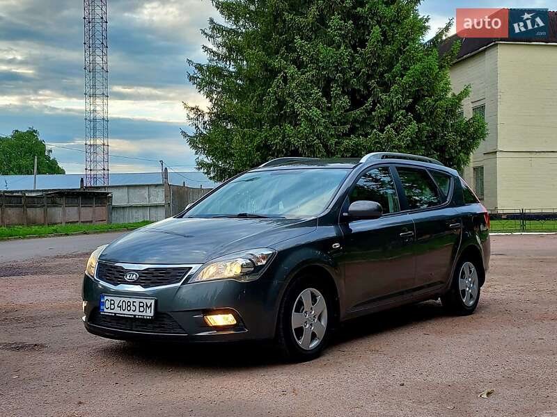 Kia Ceed (2010)