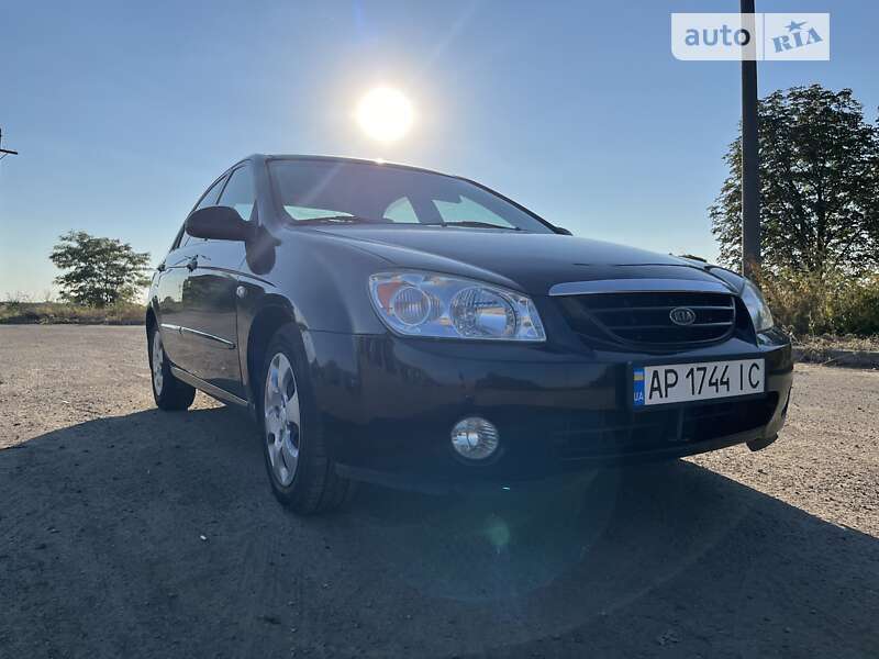 Kia Cerato (2005)