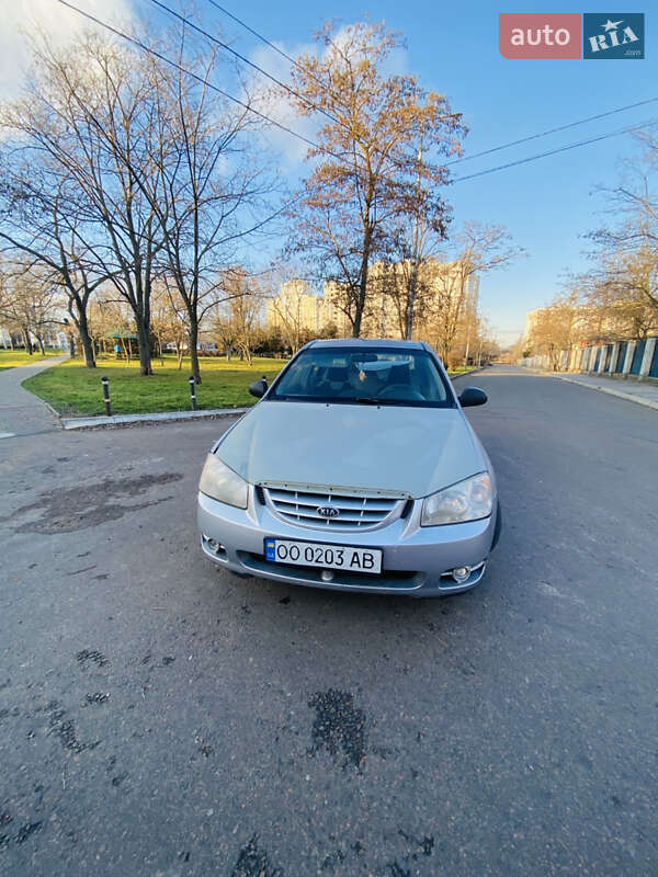 Kia Cerato (2004)