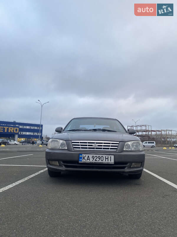 Kia Magentis (2001)