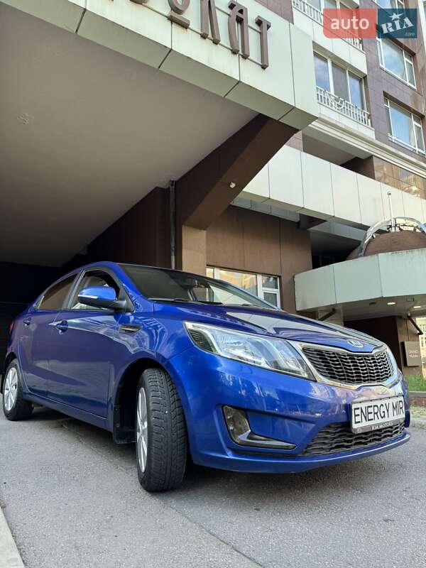 Kia Rio (2013)