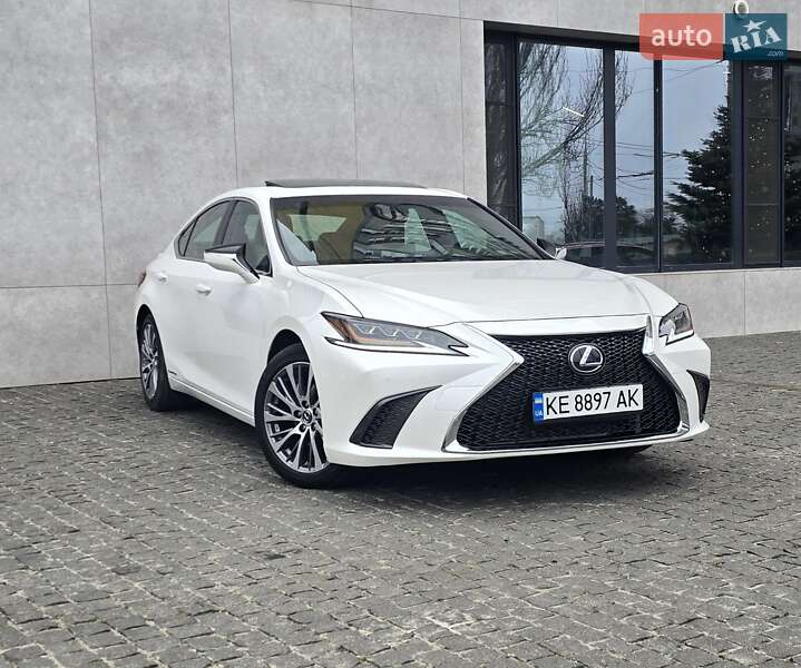 Lexus Es (2021)