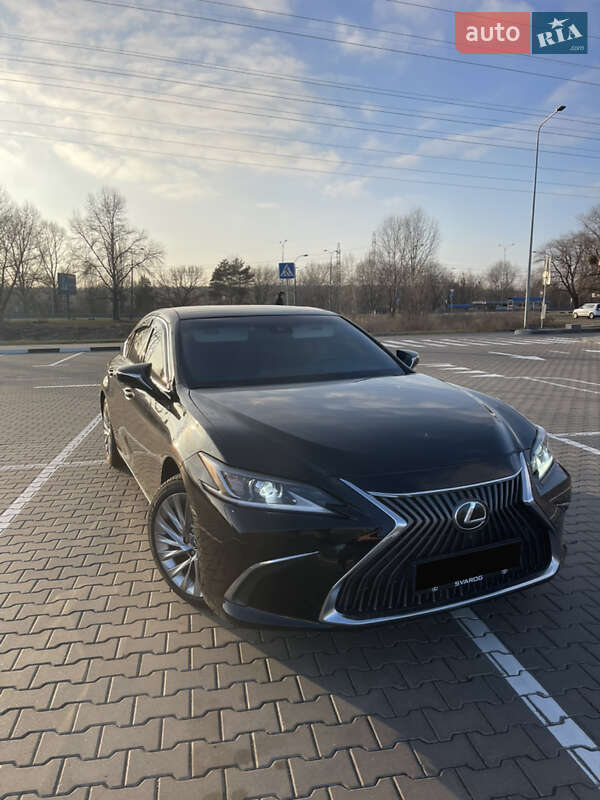 Lexus Es (2018)