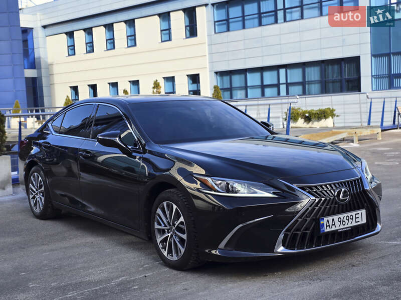 Lexus Es (2021)