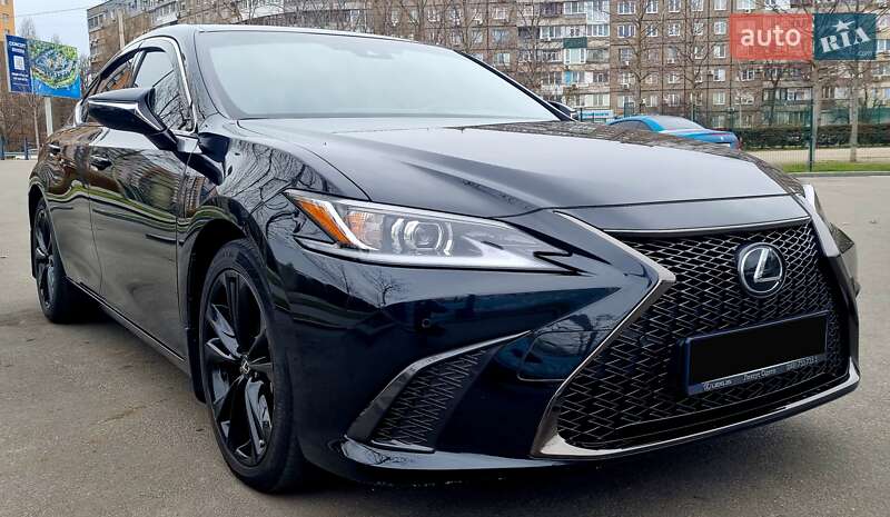 Lexus Es (2023)
