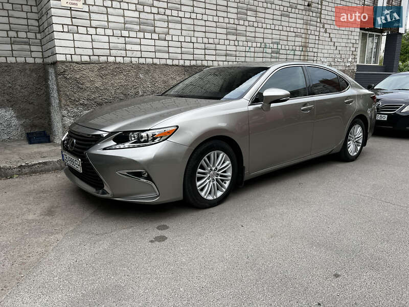 Lexus Es (2016)