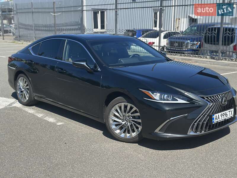 Lexus Es (2022)