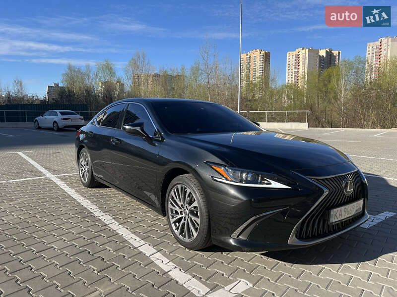 Lexus Es (2020)