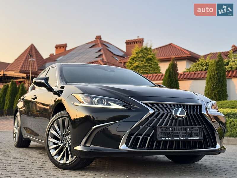 Lexus Es (2022)