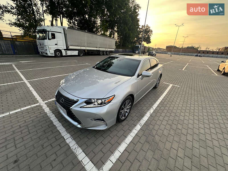Lexus Es (2016)