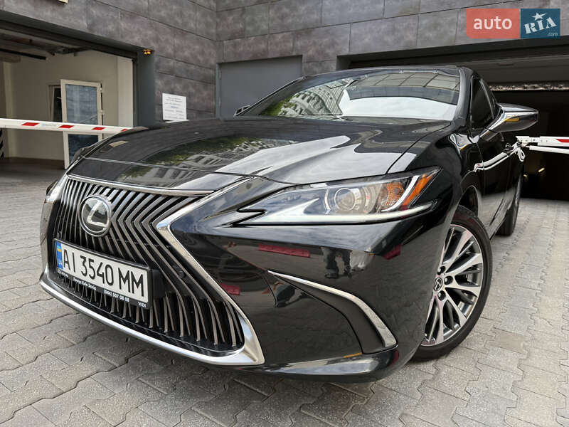 Lexus Es (2021)