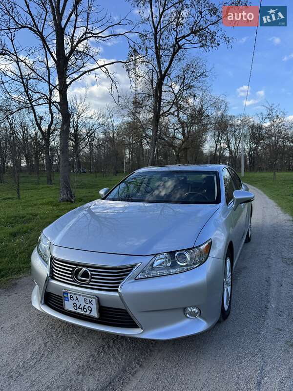 Lexus Es (2015)