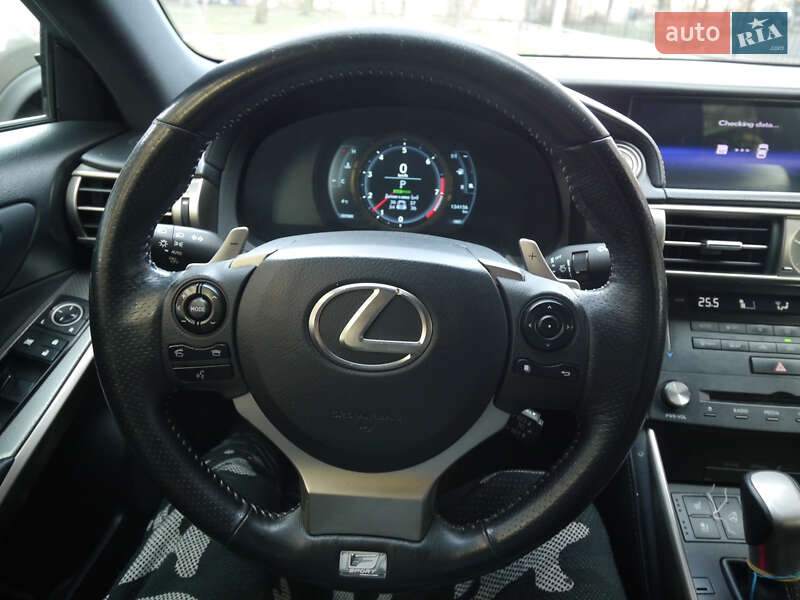 Lexus Is (2015)