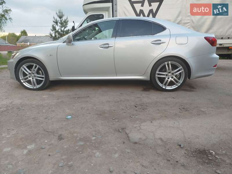 Lexus Is (2005)