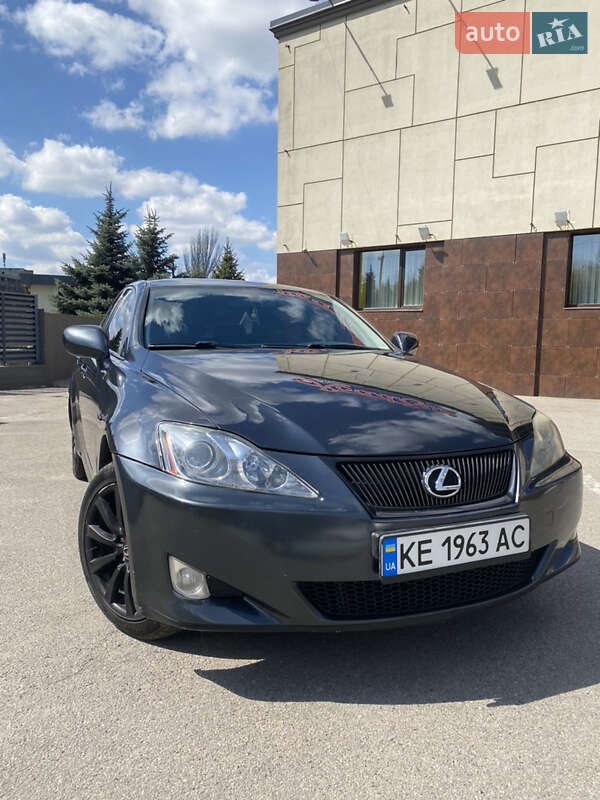 Lexus Is (2005)