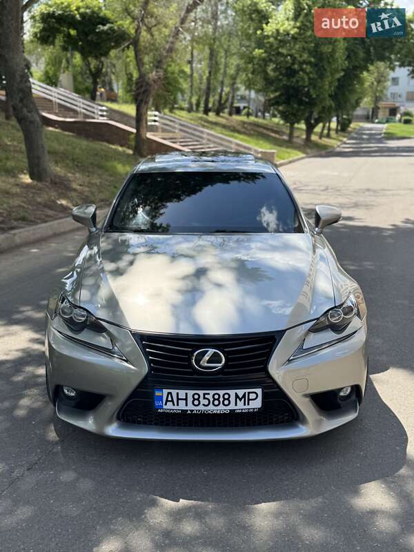 Lexus Is (2015)