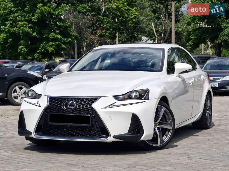 Lexus Is (2017)