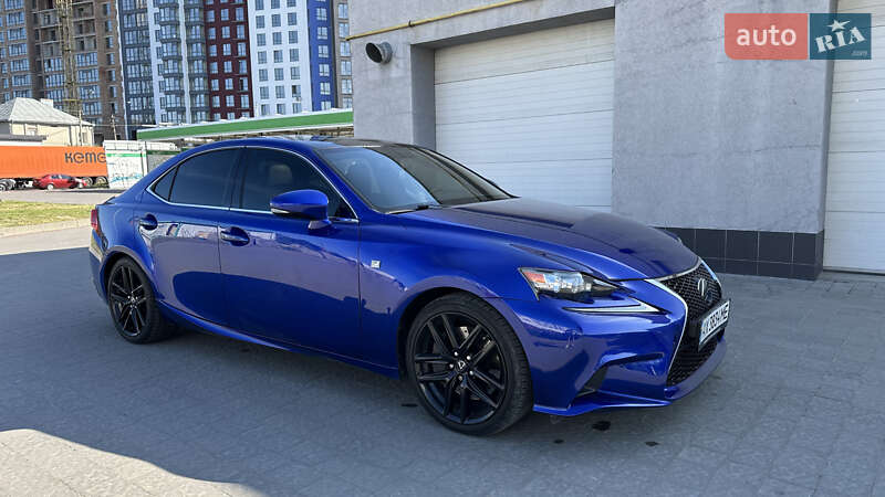 Lexus Is (2016)