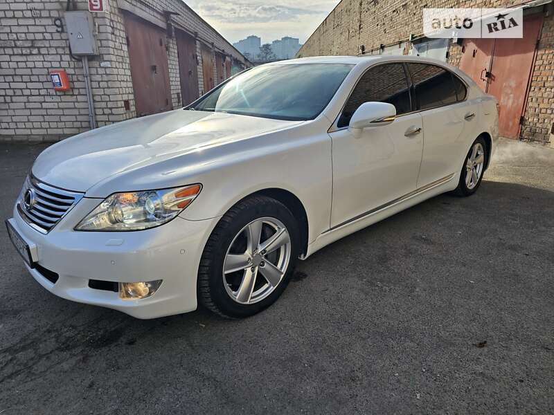 Lexus Ls (2010)
