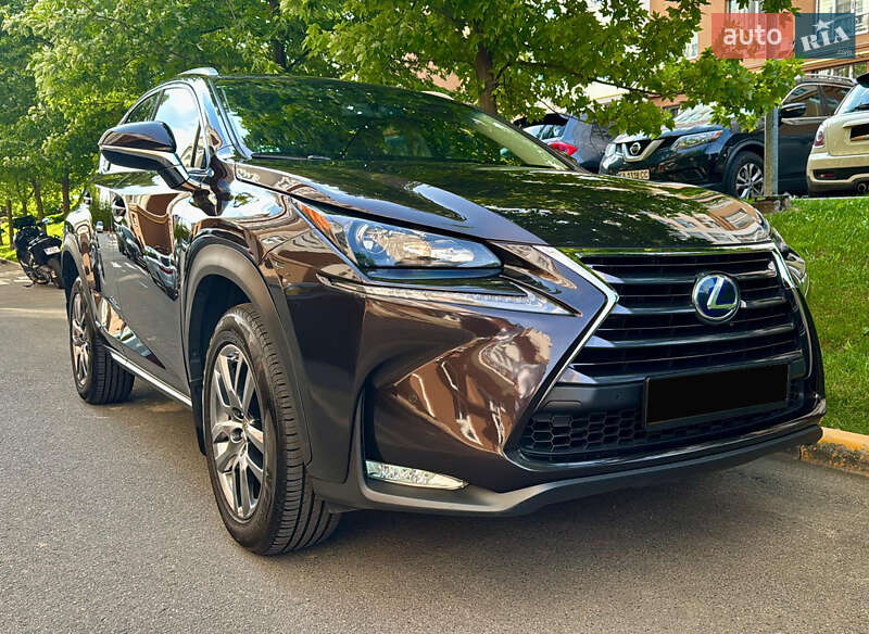 Lexus Nx (2015)