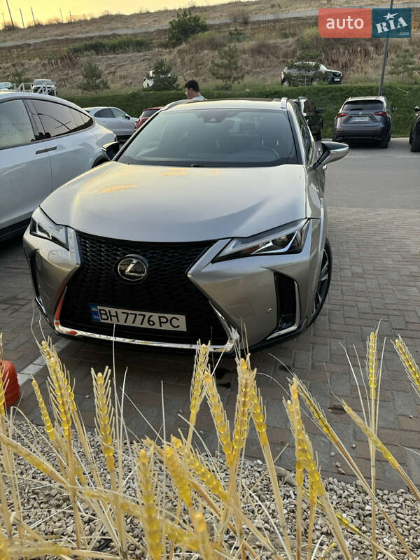 Lexus Ux (2019)