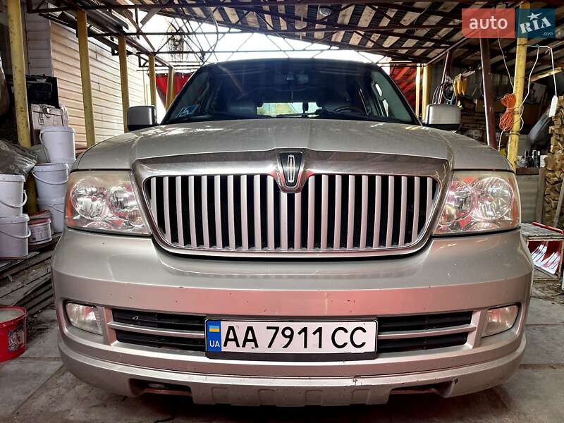Lincoln Navigator (2005)