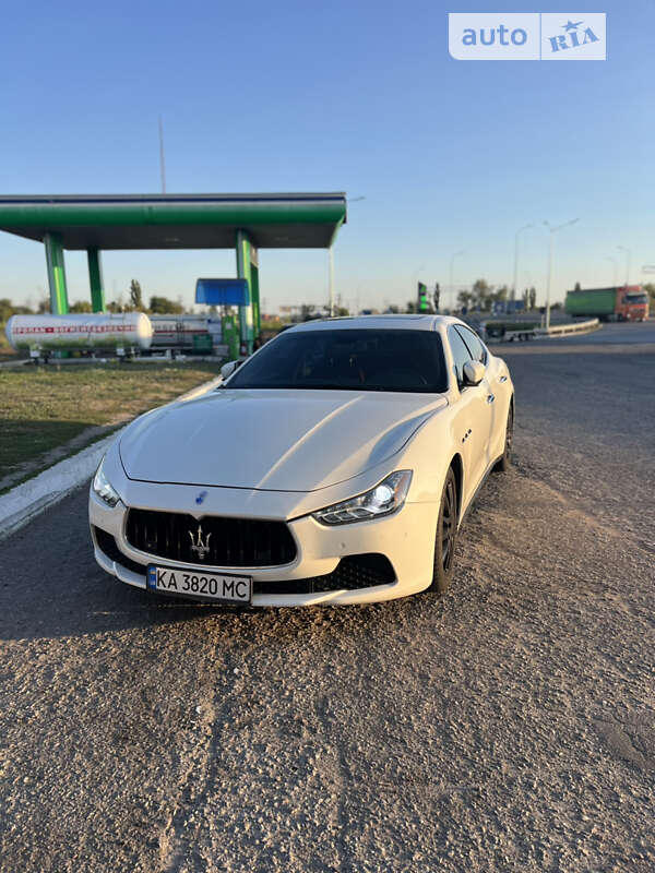 Maserati Ghibli s q4 (2013)