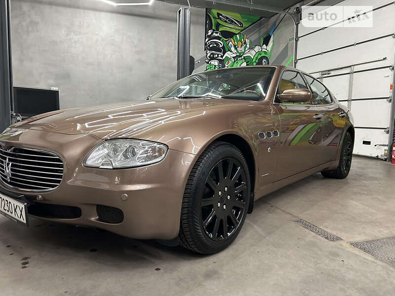 Maserati Quattroporte (2006)