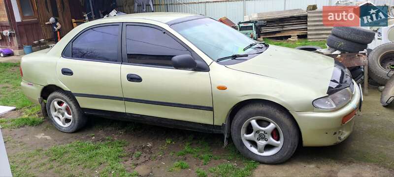 Mazda 323 (1995)