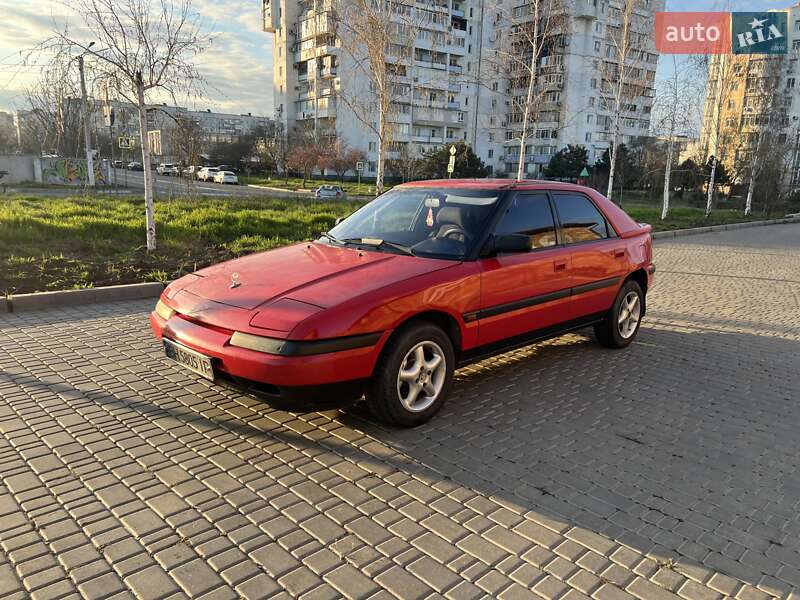 Mazda 323 (1990)