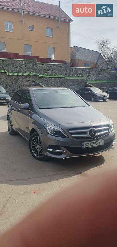 Mercedes-benz B-class (2017)