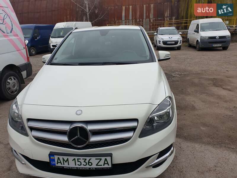 Mercedes-benz B-class (2016)