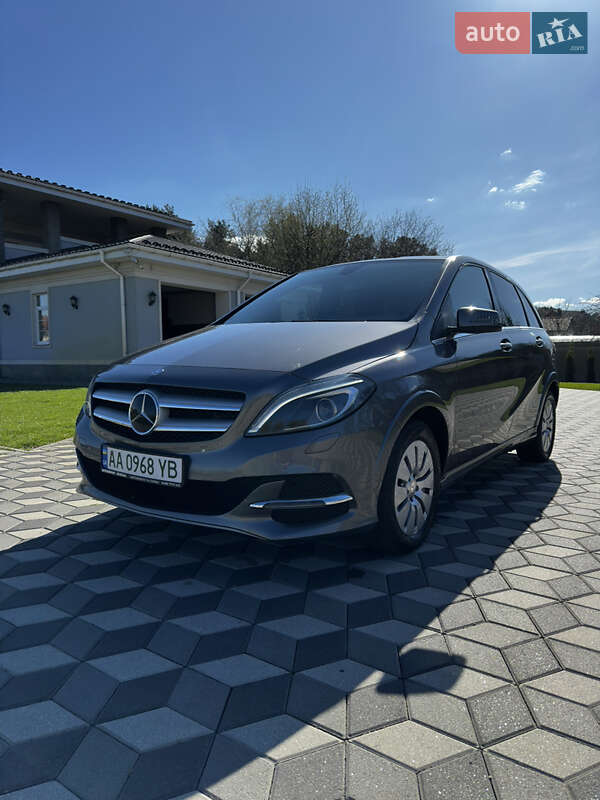 Mercedes-benz B-class (2016)