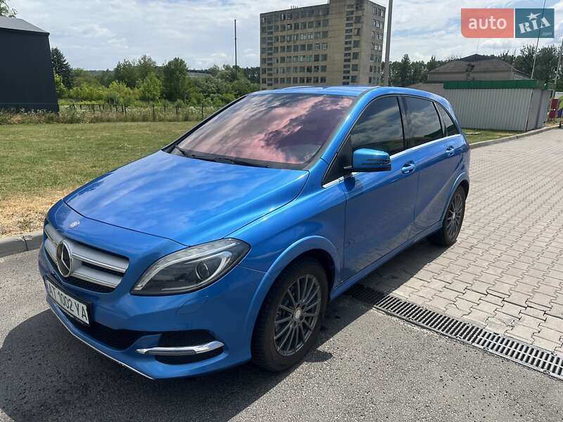 Mercedes-benz B-class (2015)