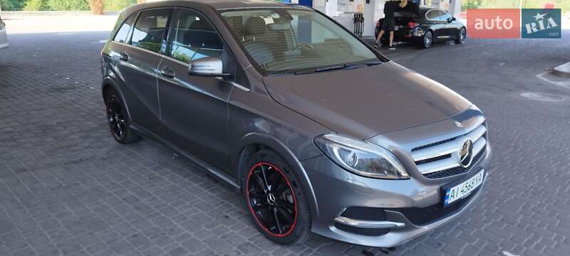 Mercedes-benz B-class (2015)