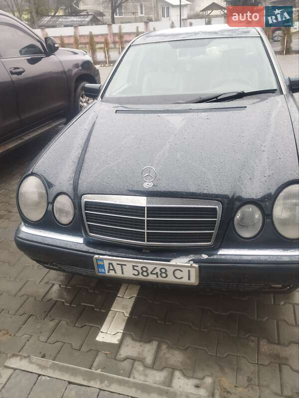 Mercedes-benz 300d (1995)