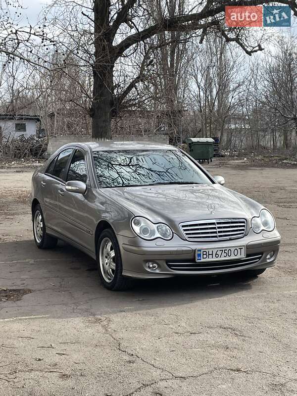 Mercedes-benz C-class (2006)