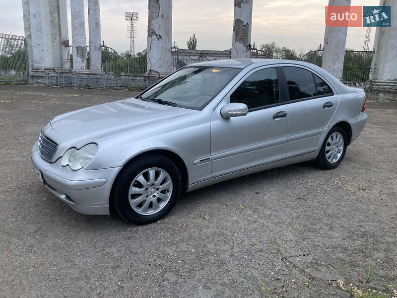 Mercedes-benz C-class (2000)