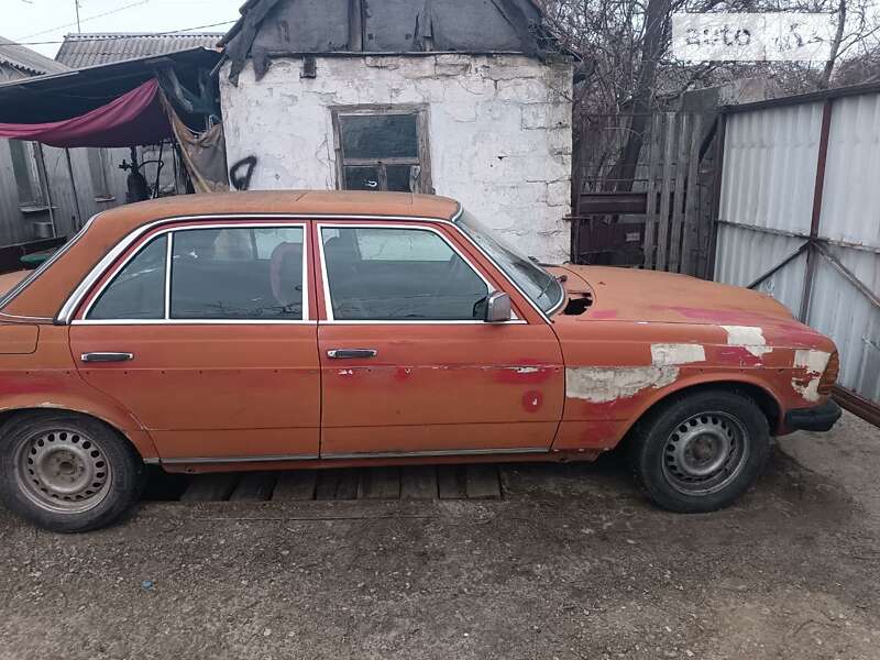 Mercedes-benz E-class (1982)