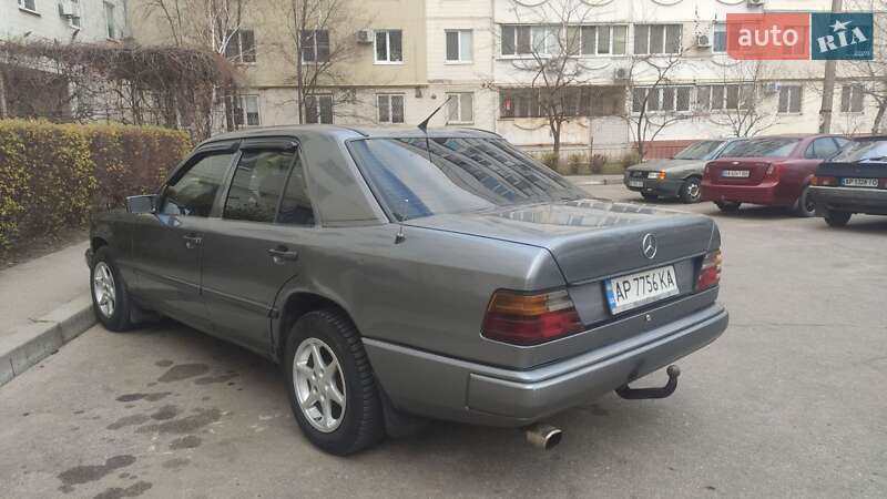 Mercedes-benz E-class (1986)