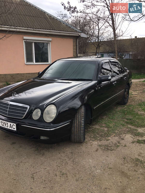 Mercedes-benz E-class (1999)