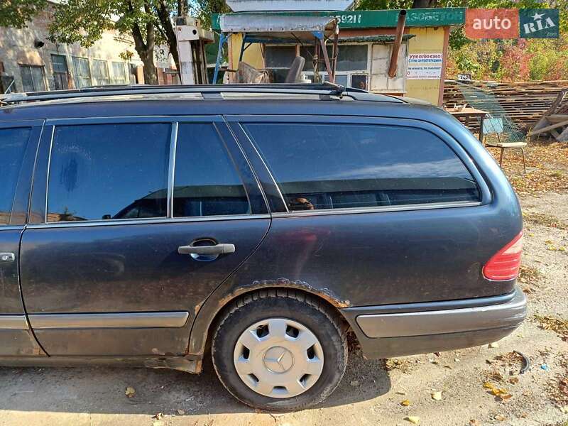 Mercedes-benz E-class (1999)
