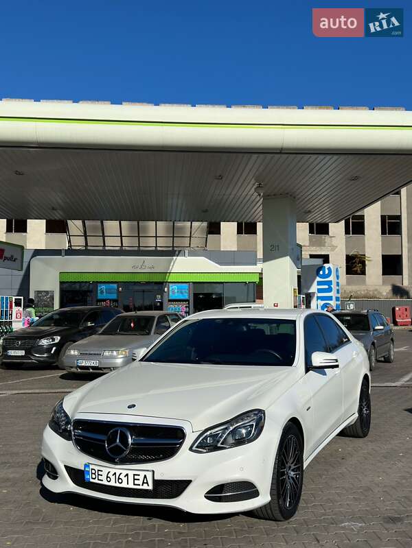 Mercedes-benz E-class (2015)